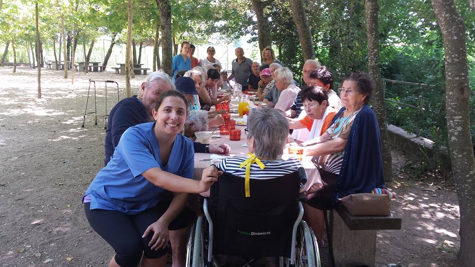 Almoço de convívio ao ar livre
